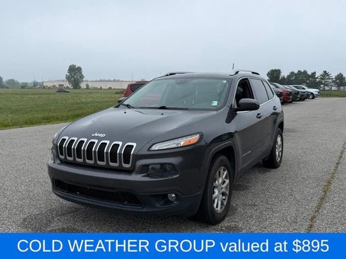 Used 2016 Jeep Cherokee Latitude w/ Cold Weather Group AWD/4WD image 3