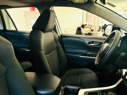 Used 2024 Toyota RAV4 XLE image 21