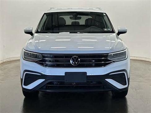 Certified 2022 Volkswagen Tiguan SE image 29