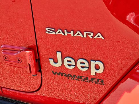 Used 2020 Jeep Wrangler Unlimited Sahara image 8