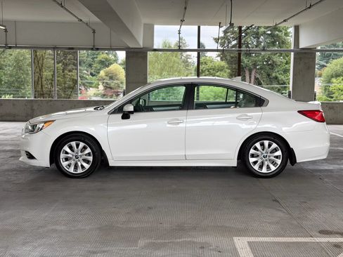 Used 2017 Subaru Legacy 2.5i Premium w/ Moonroof Package AWD/4WD image 8