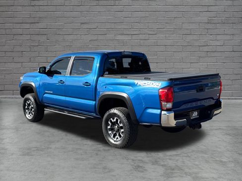 Used 2017 Toyota Tacoma TRD Off-Road w/ Tow Package (A/T) AWD/4WD image 9