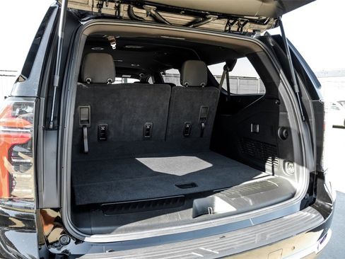 Used 2025 Chevrolet Suburban LS image 54
