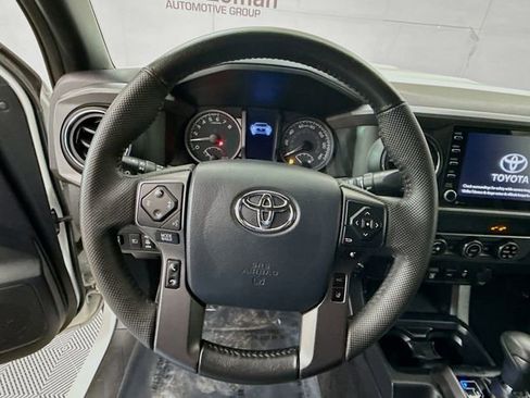 Used 2020 Toyota Tacoma TRD Sport RWD image 11