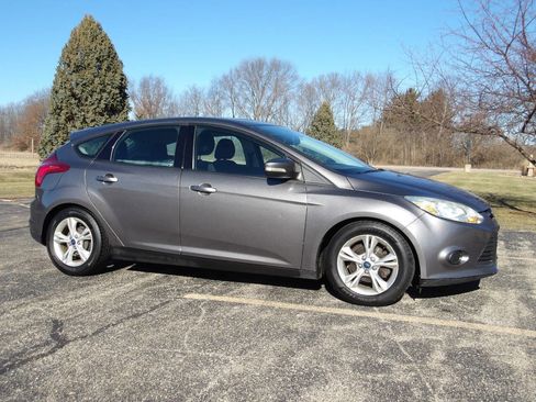 Used 2014 Ford Focus SE w/ SE Winter Package image 1