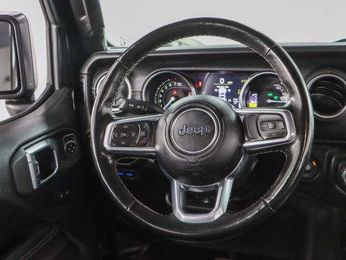 Used 2021 Jeep Wrangler Unlimited Sahara w/ Cold Weather Group image 13