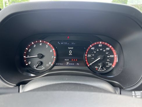 Certified 2025 Nissan Frontier Pro-X RWD image 12