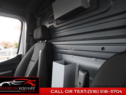 Used 2022 Mercedes-Benz Sprinter 1500 image 37