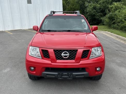 Used 2010 Nissan Frontier PRO-4X w/ Pro-4x Value Truck Pkg AWD/4WD image 3