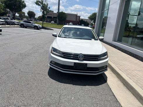 Used 2017 Volkswagen Jetta SEL FWD image 5
