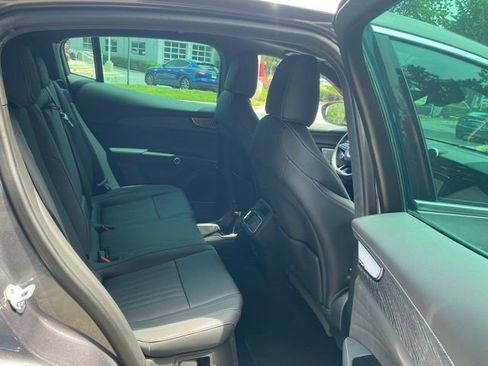 New 2025 Maserati Grecale GT image 38