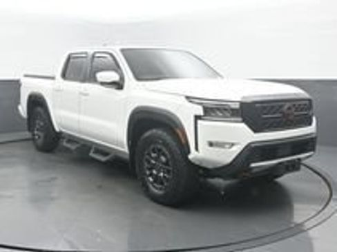 Used 2022 Nissan Frontier PRO-4X w/ Pro-4X Premium Package AWD/4WD image 2