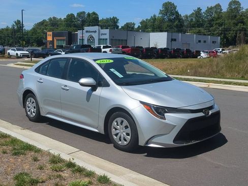 Used 2022 Toyota Corolla L FWD image 15