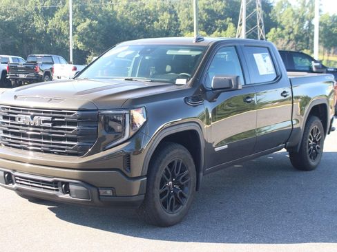 Used 2023 GMC Sierra 1500 Elevation AWD/4WD image 3