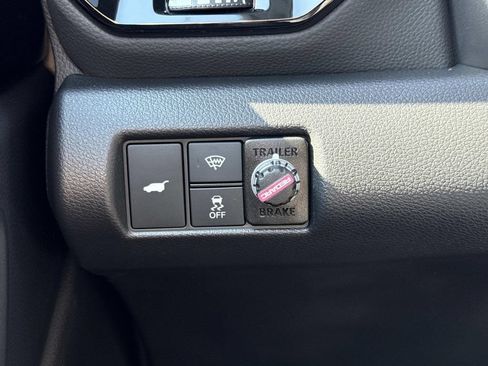 Used 2025 Honda Pilot TrailSport image 14