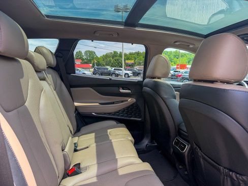 Used 2022 Hyundai Santa Fe SEL w/ Convenience + Premium Package FWD image 19
