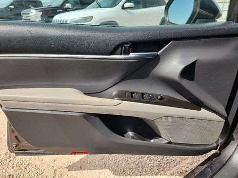 Used 2022 Toyota Camry LE image 13