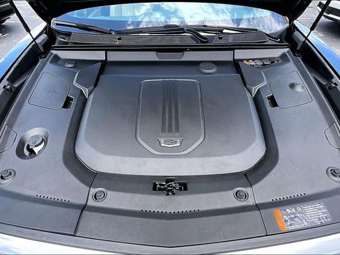 Certified 2024 Cadillac Lyriq Luxury w/ Nappa Leather Package AWD/4WD image 30