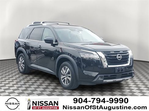 Used 2022 Nissan Pathfinder SL image 1