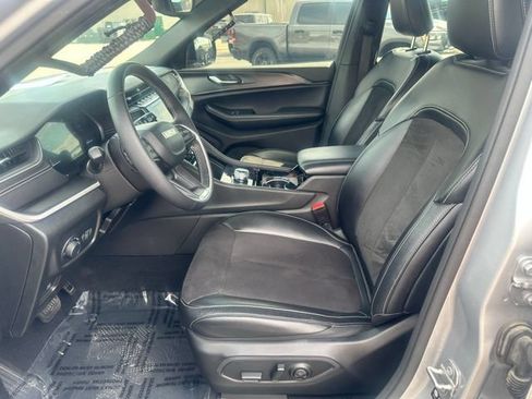 Used 2023 Jeep Grand Cherokee L Laredo AWD/4WD image 22