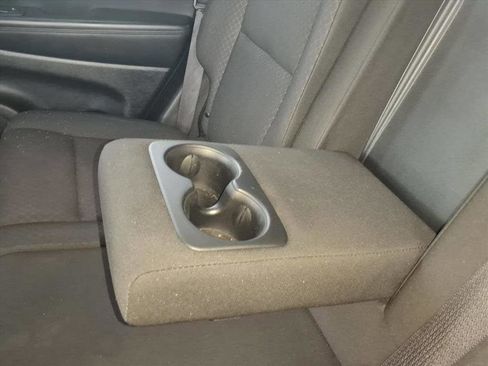 Used 2022 Jeep Grand Cherokee Laredo E image 11