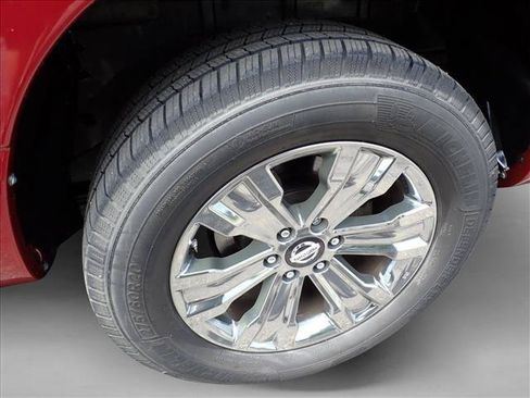 Used 2018 Nissan Titan SL w/ Chrome Package RWD image 8