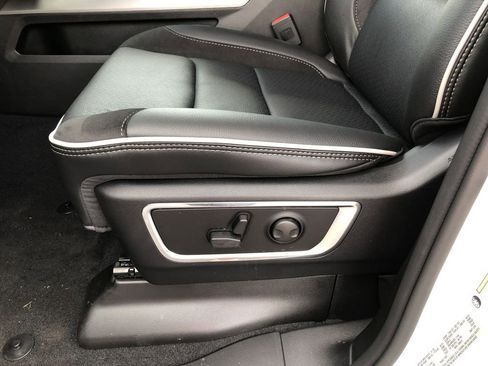 New 2026 RAM 1500 Laramie AWD/4WD image 14