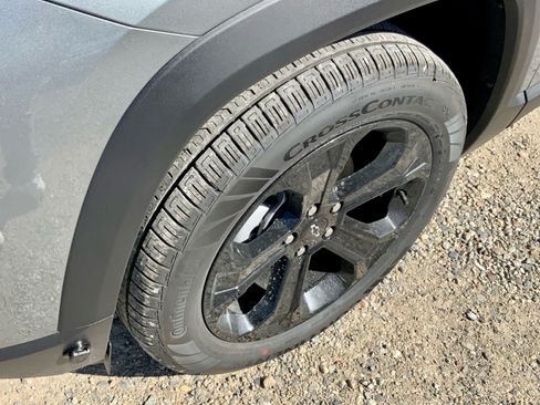 New 2026 Chevrolet Equinox LT w/ Midnight Edition AWD/4WD image 16