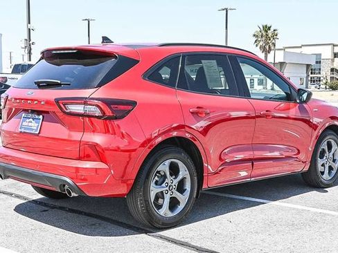 Used 2024 Ford Escape ST-Line w/ Tech Pack #1 FWD image 9