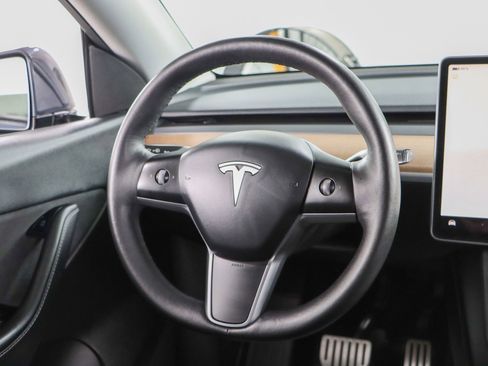 Used 2022 Tesla Model Y Performance image 12