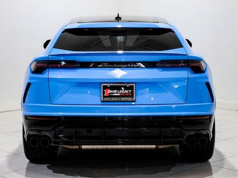 Used 2022 Lamborghini Urus image 4