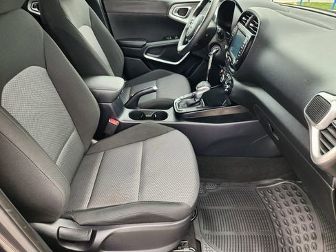 Used 2021 Kia Soul LX image 14