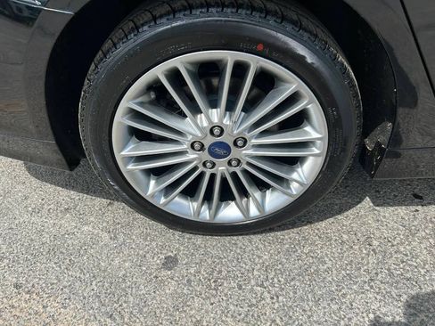 Used 2016 Ford Fusion SE w/ Equipment Group 202A AWD/4WD image 18