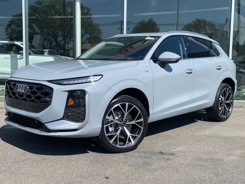 New 2026 Audi Q3 quattro 2.0T AWD/4WD image 1
