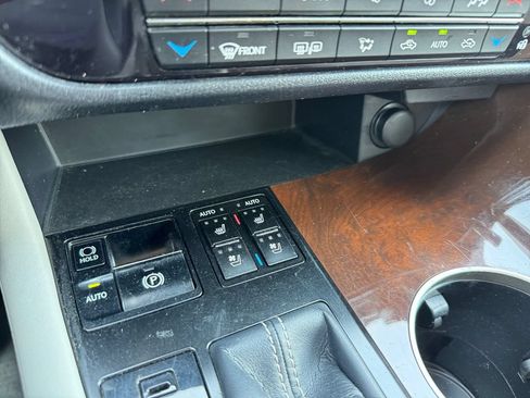 Used 2017 Lexus RX 350 AWD w/ Premium Package image 24