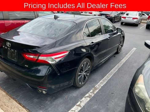 Used 2020 Toyota Camry SE w/ Convenience Package FWD image 5