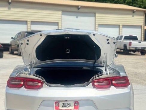Used 2019 Chevrolet Camaro LT RWD image 6
