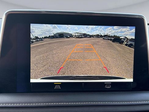 Used 2023 Chevrolet Suburban Premier image 26