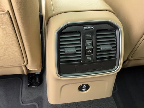 Used 2025 Porsche Macan Turbo image 40