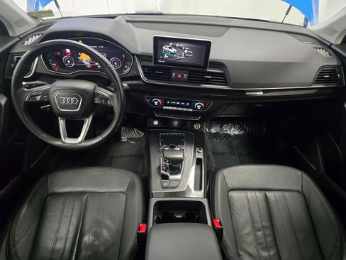 Used 2020 Audi Q5 e Prestige w/ Prestige Package image 18