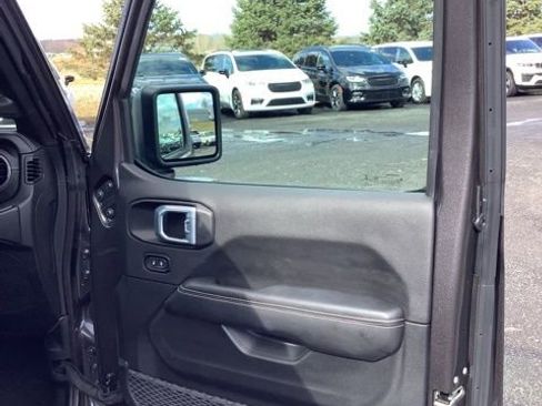 Certified 2021 Jeep Wrangler Unlimited Sahara w/ Cold Weather Group AWD/4WD image 17