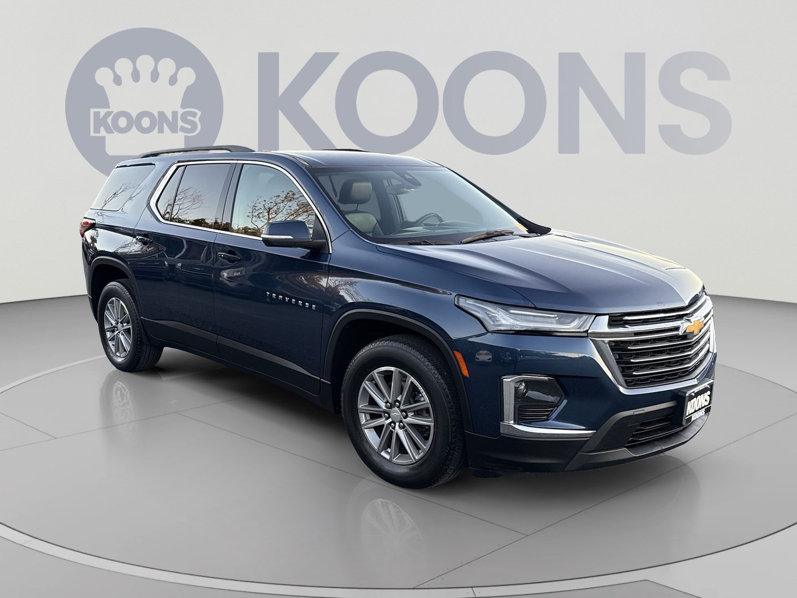 Used 2023 Chevrolet Traverse LT AWD/4WD image 2