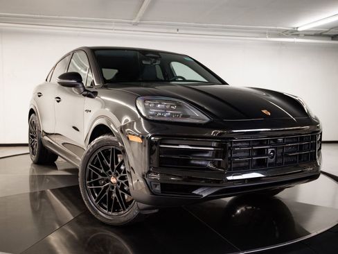 New 2026 Porsche Cayenne E-Hybrid Coupe AWD/4WD image 9