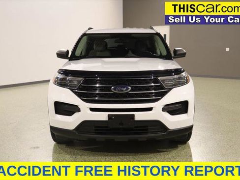 Used 2020 Ford Explorer XLT RWD image 2