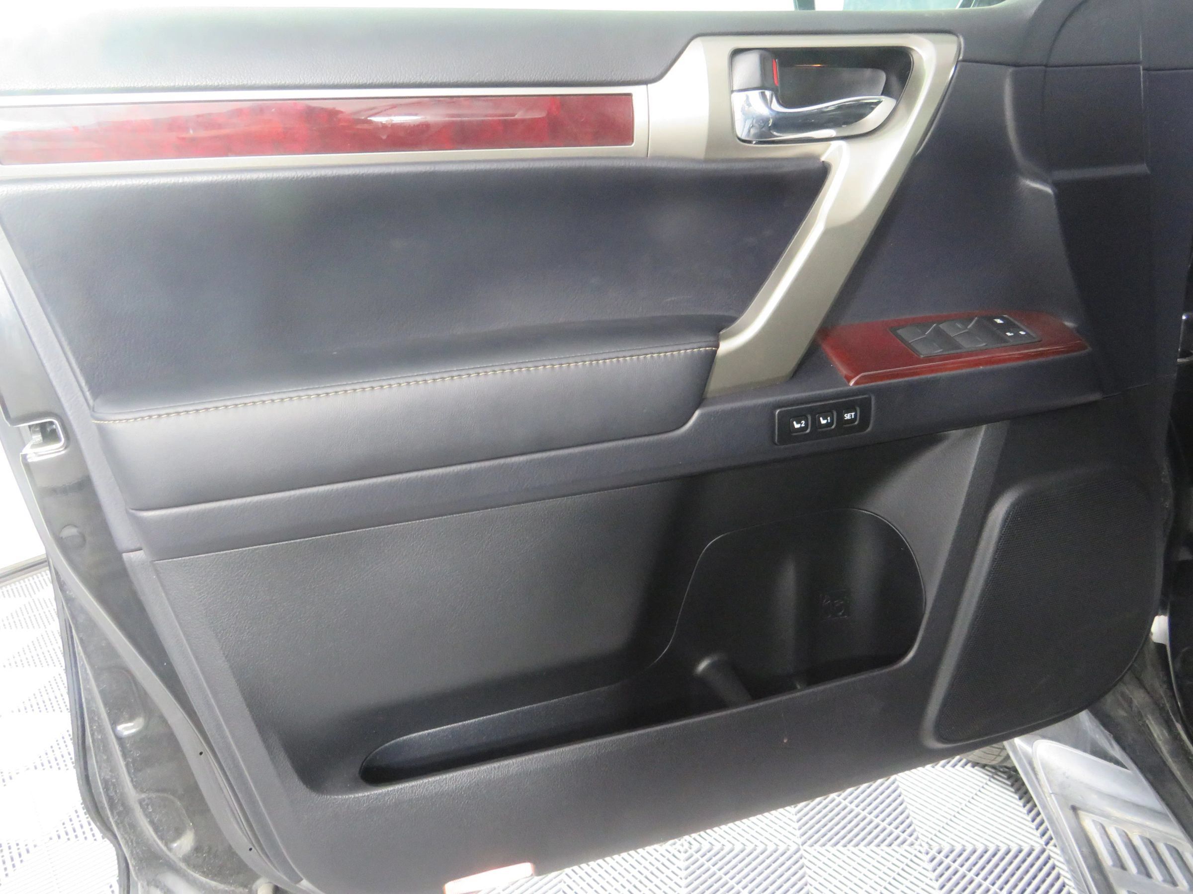 Used 2019 Lexus GX 460 Luxury AWD/4WD image 47