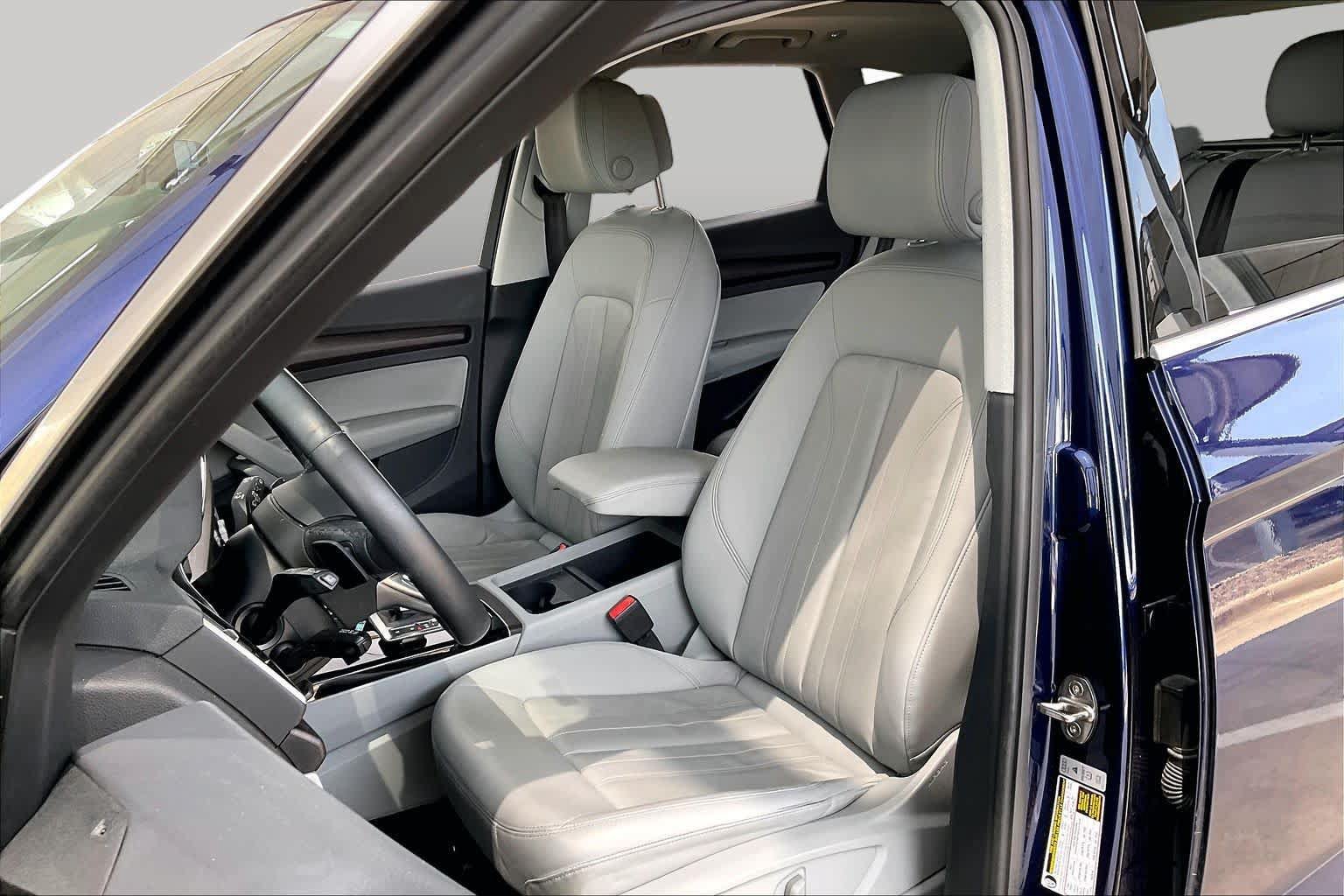 Used 2023 Audi Q5 2.0T Premium w/ Convenience Package AWD/4WD image 8