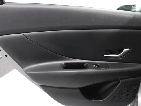 Used 2024 Hyundai Elantra SEL FWD image 15