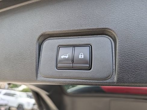 Used 2025 Nissan Rogue SV AWD/4WD image 29