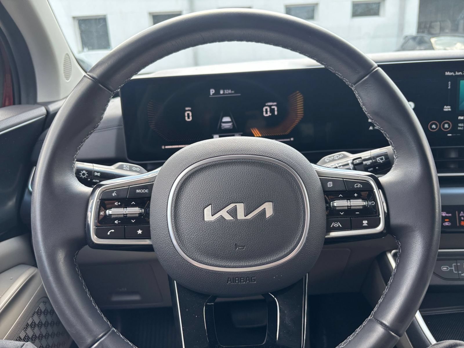 Used 2026 Kia Carnival FWD image 29