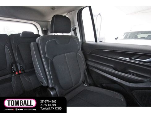 Used 2023 Jeep Grand Cherokee L Laredo RWD image 12